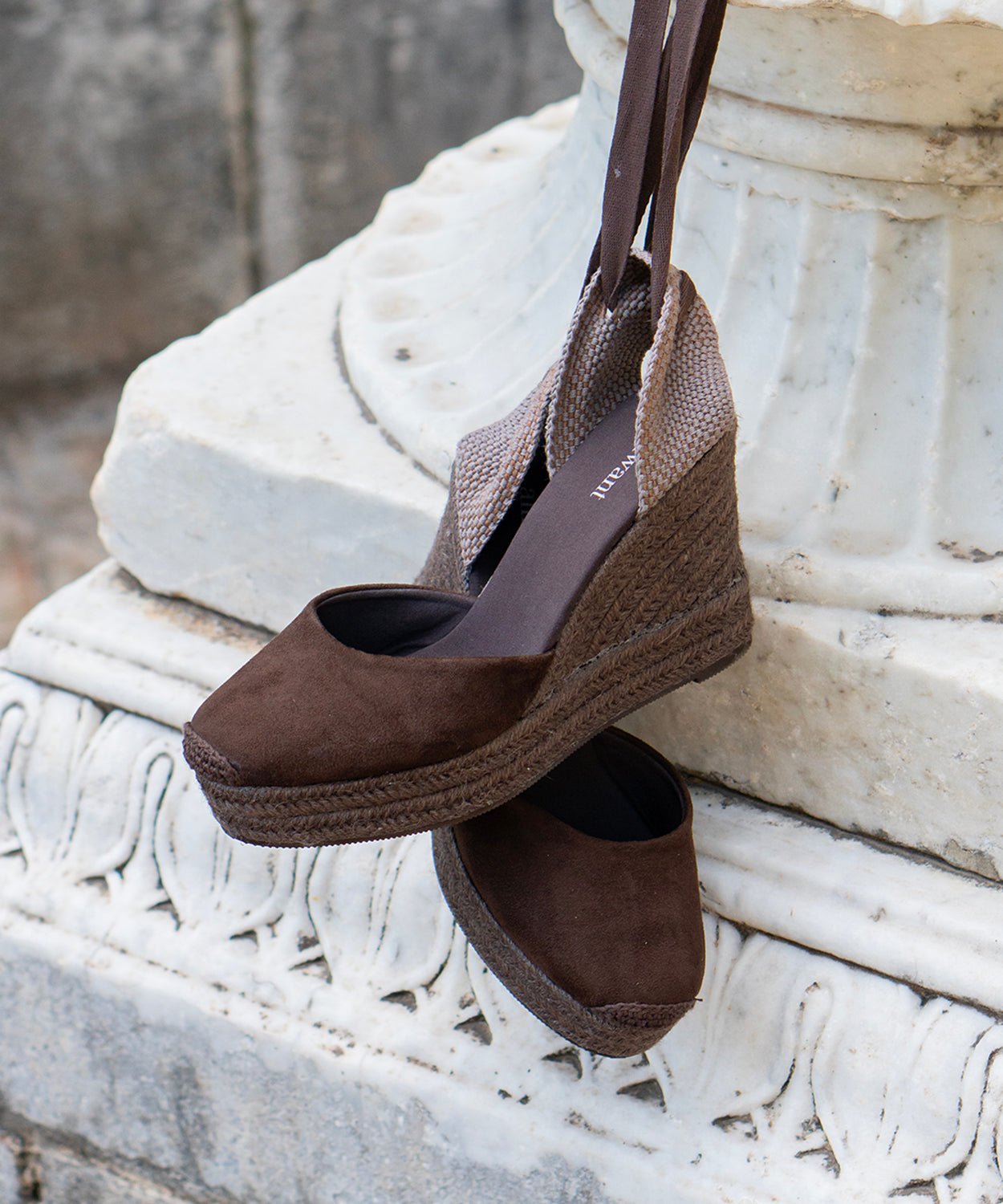 Basic brown wedges
