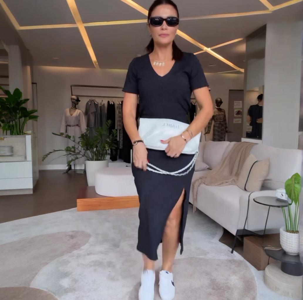 Cressida™ - Stilrent V-ringat Topp- och Kjolset